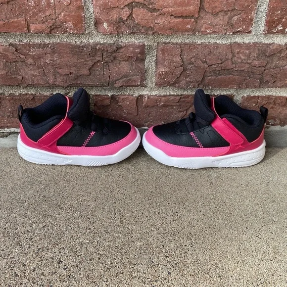 NWOT Jordan’s-23 Toddlers Sz-9C NoTie Laces w/Velcro, Light, Comfortable Shoes - Picture 2 of 16